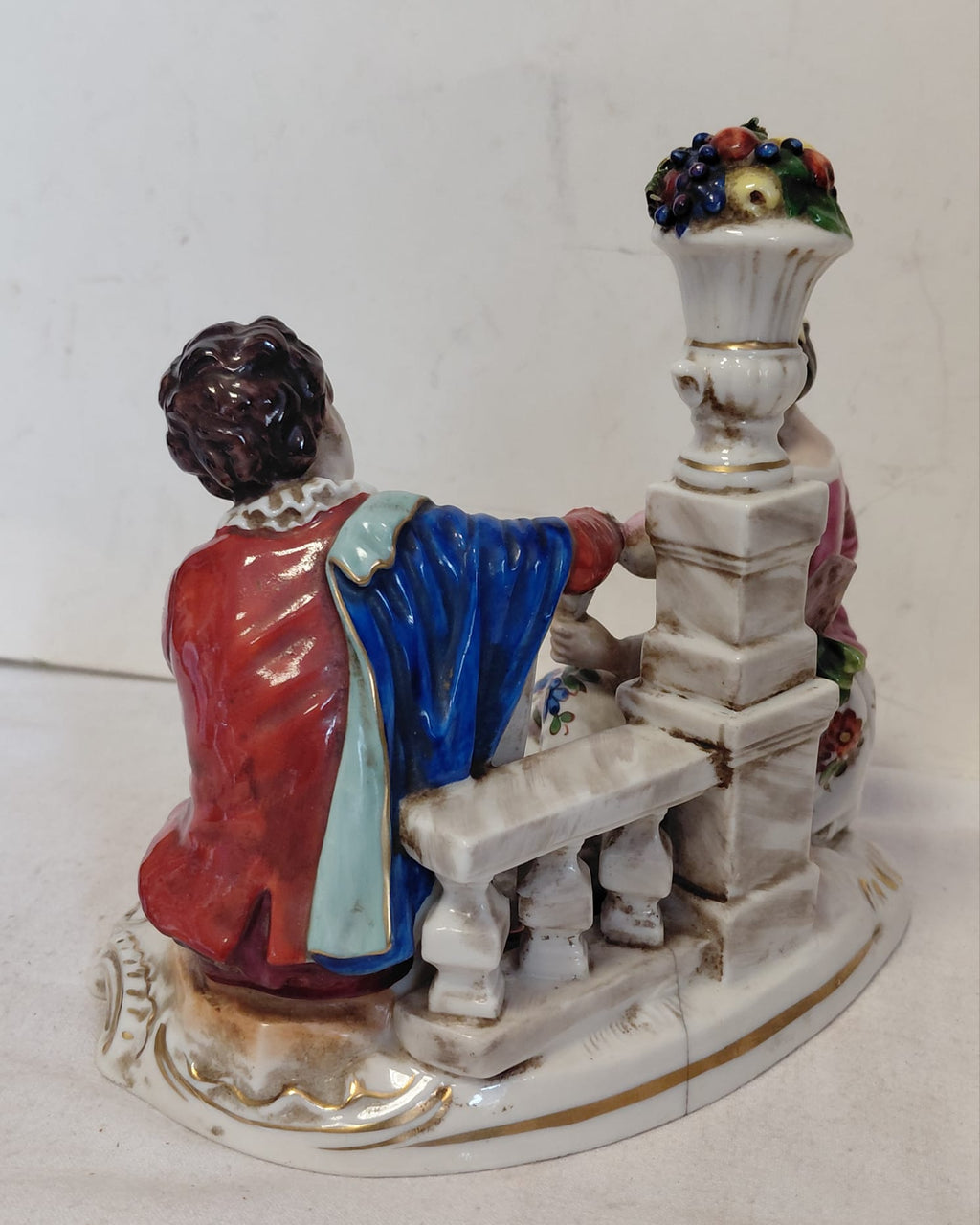 Statuina in Porcellana Capodimonte – Scena Galante del XVIII Secolo