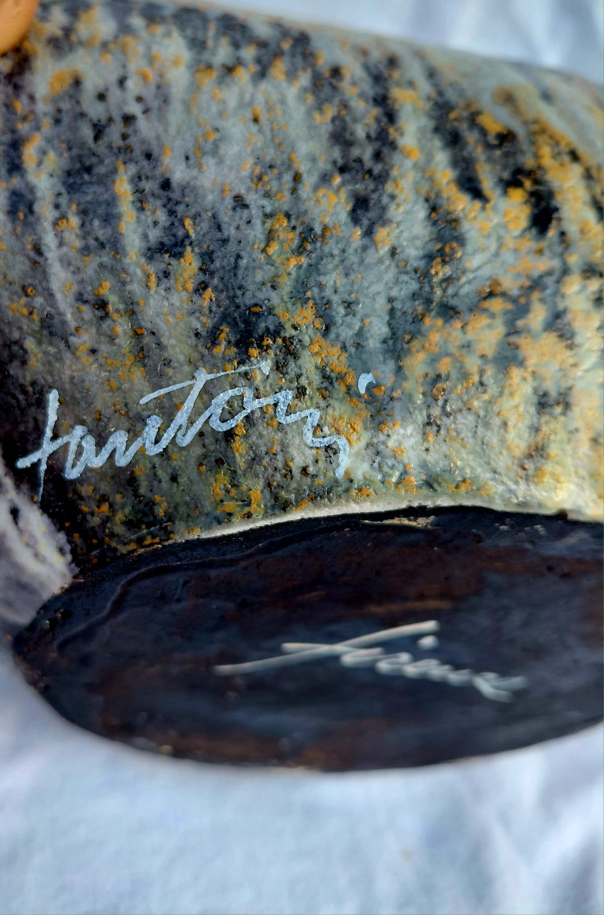 Centrotavola Artistico a Forma di Colomba in Ceramica Smaltata