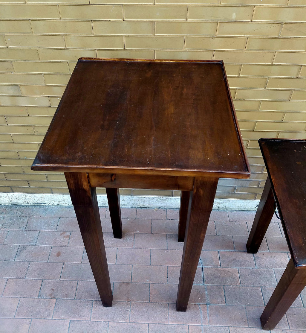 Tavolino quadrato in legno con cassetto