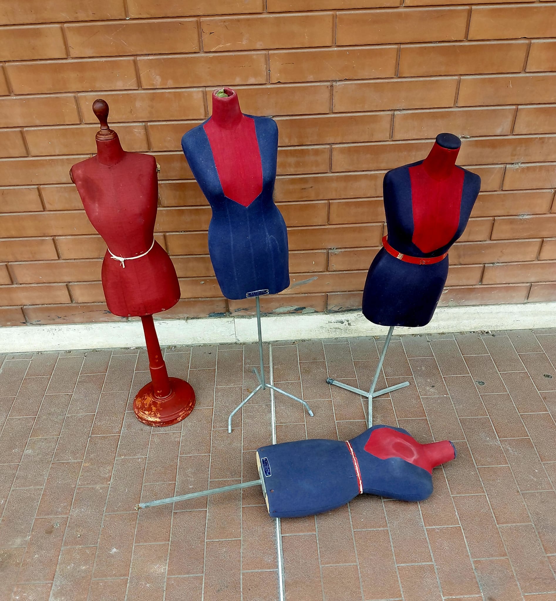 Lotto di manichini sartoriali vintage da esposizione