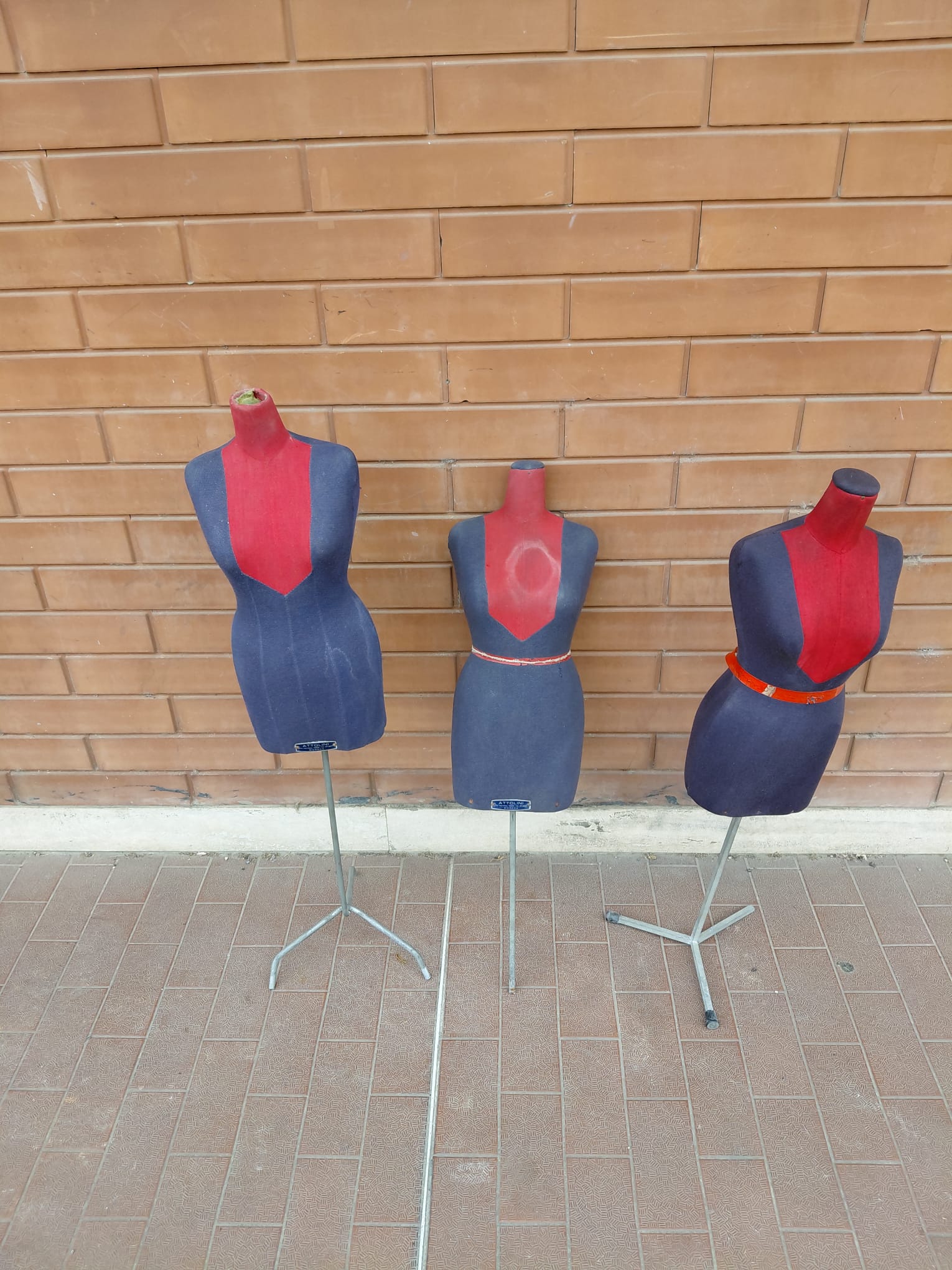 Lotto di manichini sartoriali vintage da esposizione