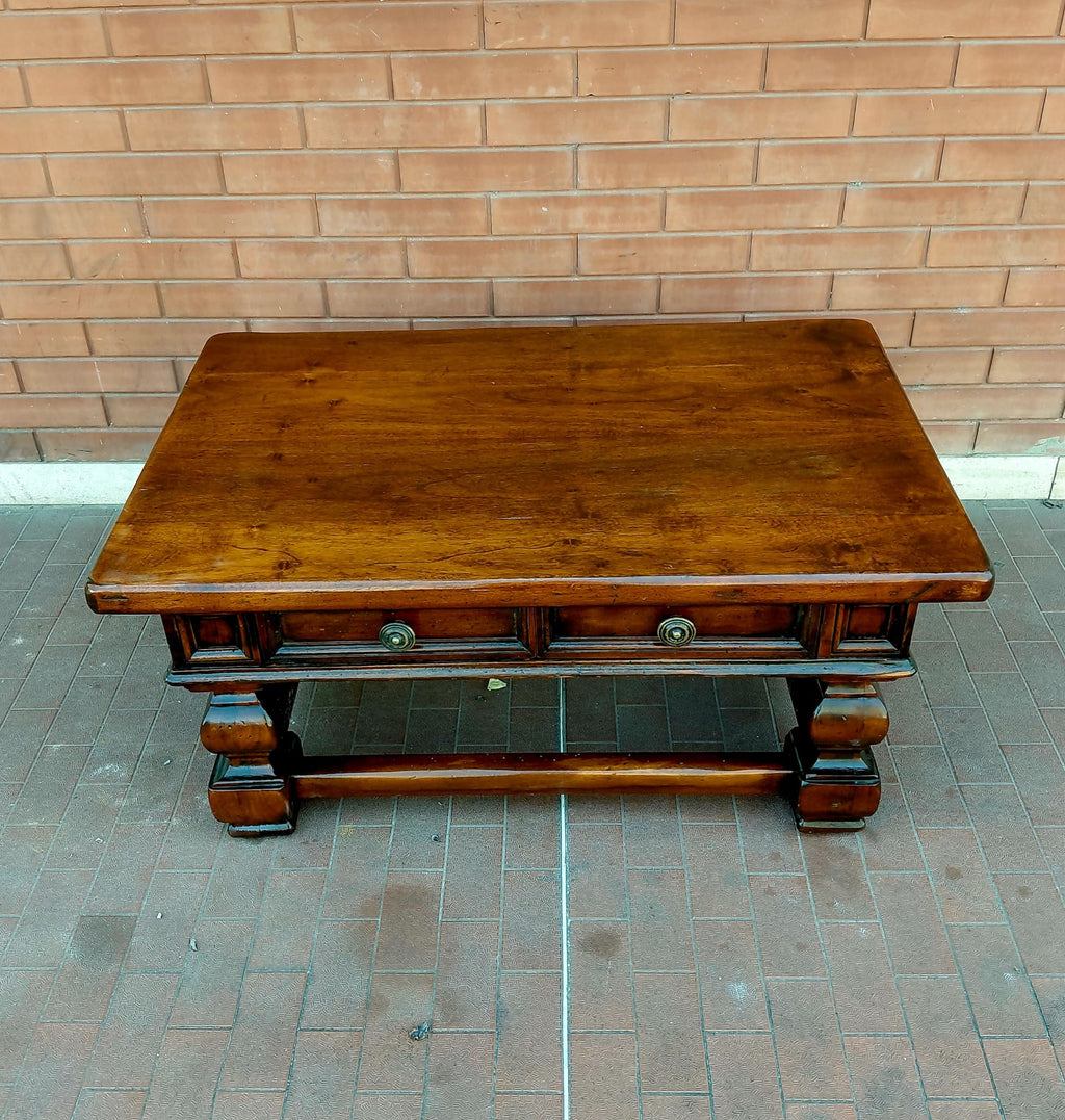 Tavolo in legno massello stile classico con cassetto