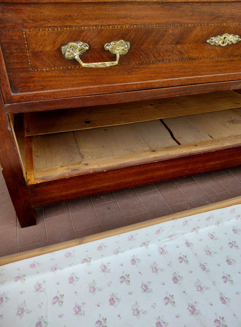 Cassettiera comò in legno con piano in marmo