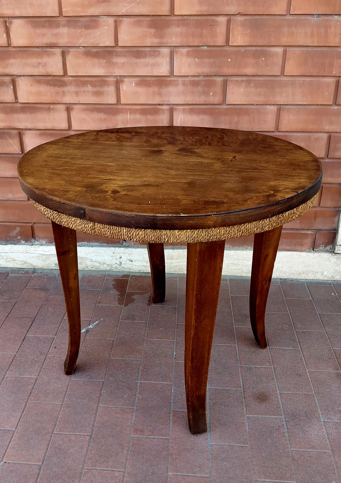 Tavolo rotondo in legno stile rustico