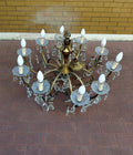 Lampadario in ottone a dieci luci con cristalli