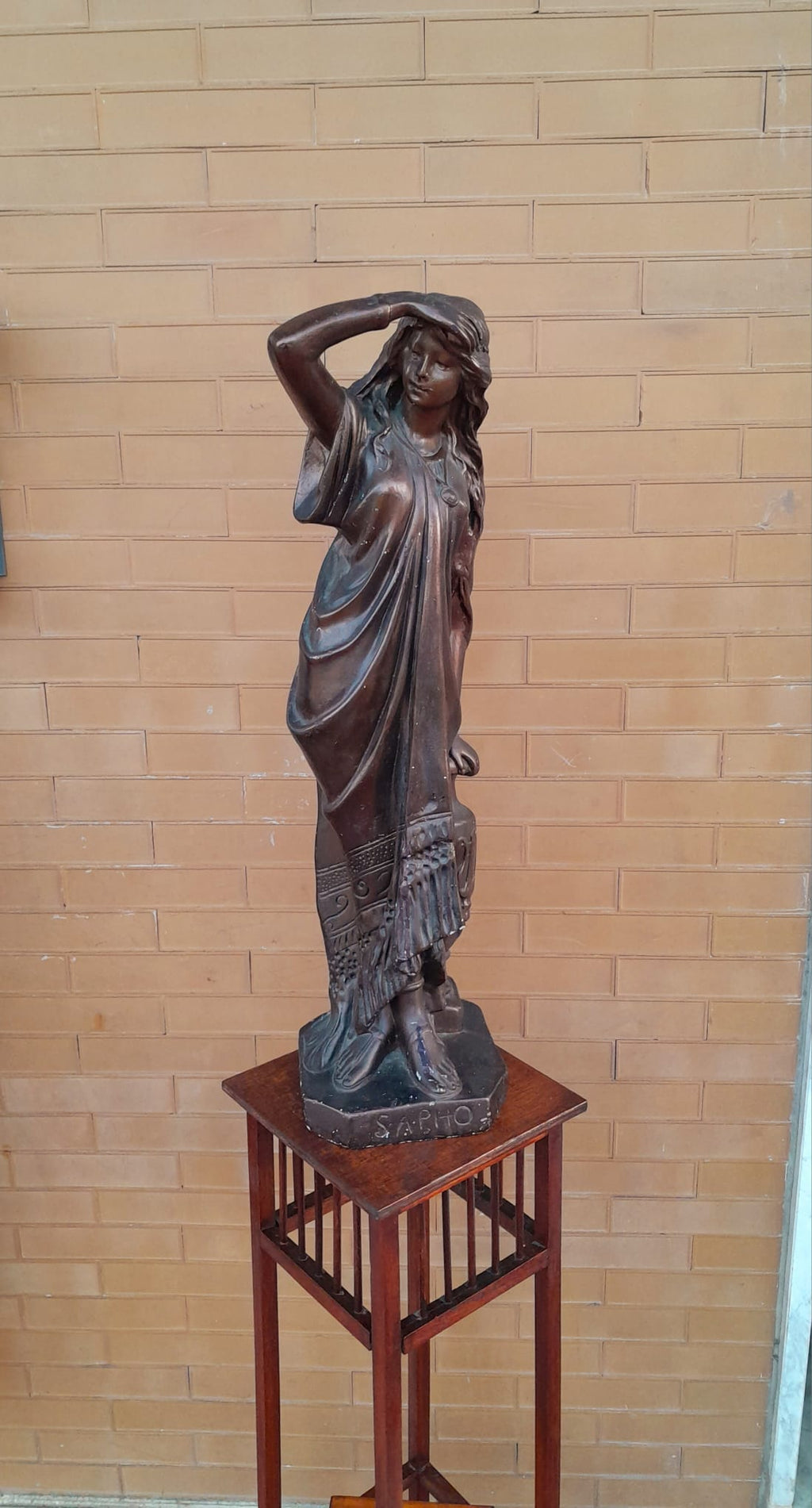 Scultura in ceramica neoclassica Sapho