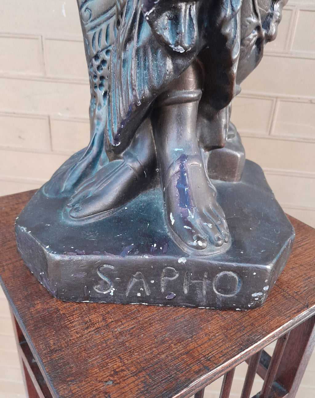 Scultura in ceramica neoclassica Sapho