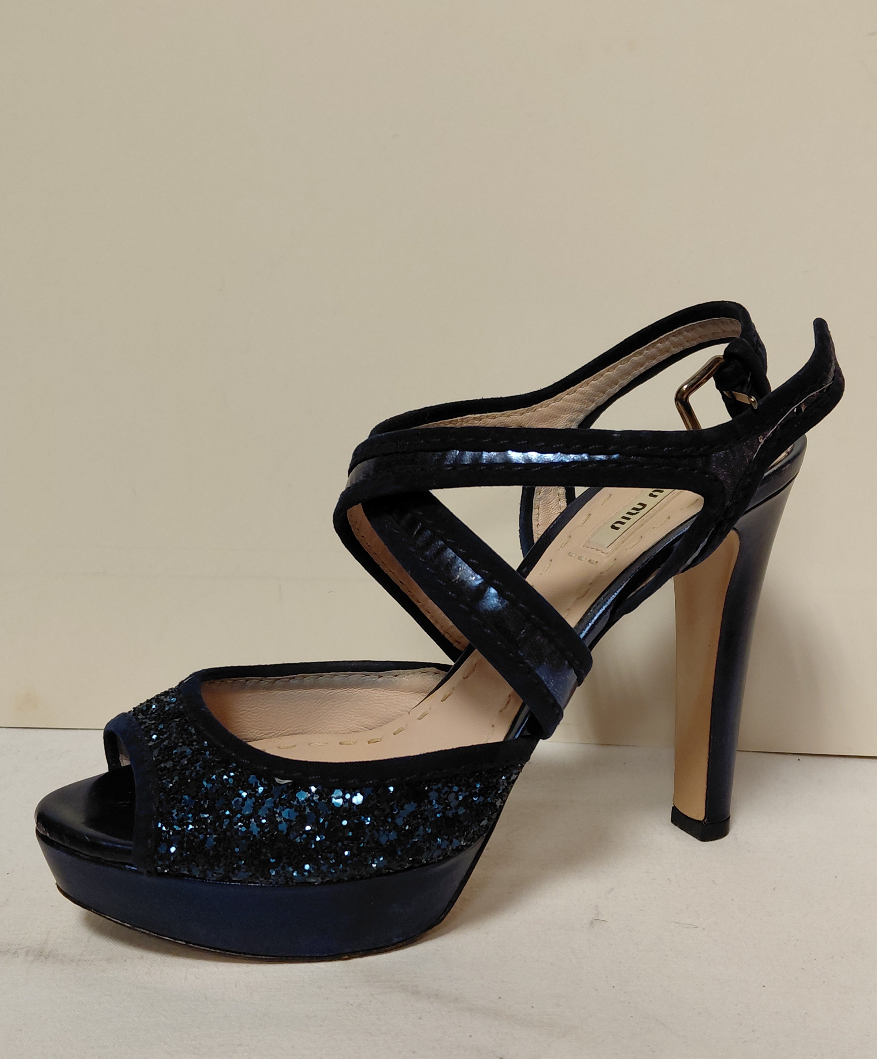 Elegante scarpe Miu Miu con certificato